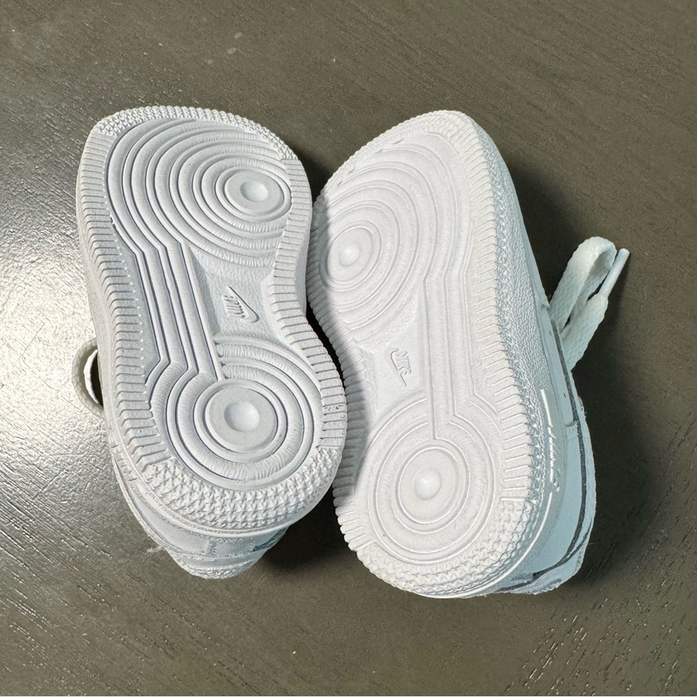 Toddler White Air force ones Size 4C - Picture 6 of 8